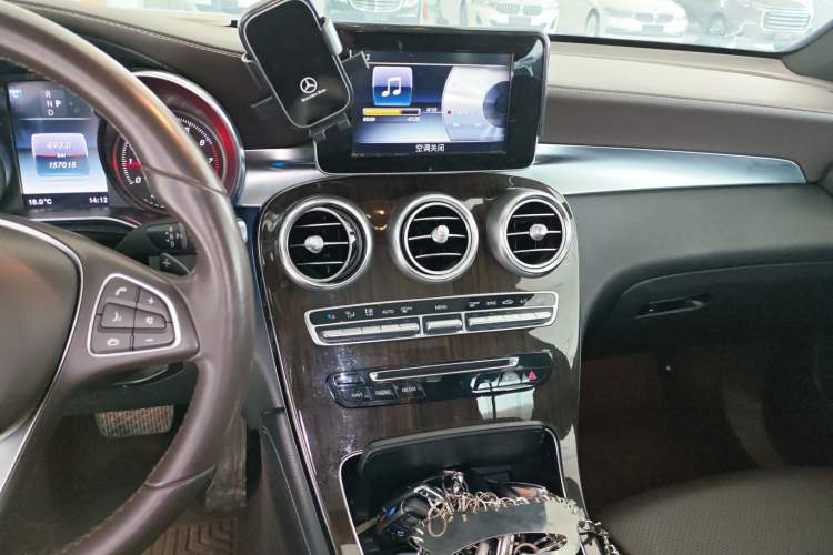Used Mercedes-Benz GLC 2016 GLC 260 4MATIC Luxury Model Audio And AC Panel