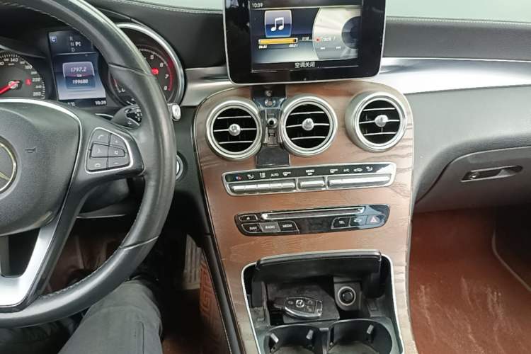 Used Mercedes-Benz GLC 2016 GLC 300 4MATIC Dynamic Model Audio And AC Panel