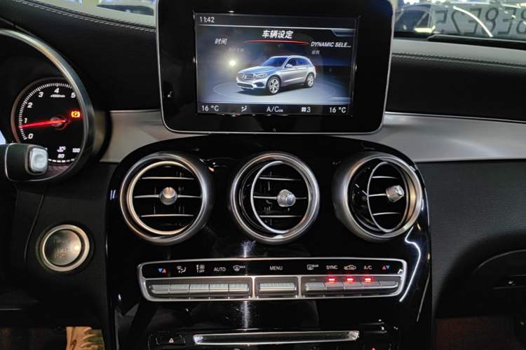 Used Mercedes-Benz GLC 2016 GLC 200 4MATIC Audio And AC Panel