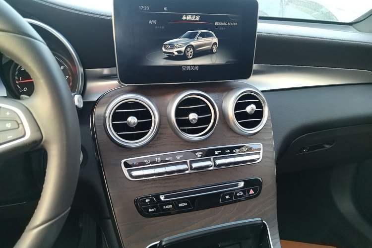 Used Mercedes-Benz GLC 2016 GLC 300 4MATIC Luxury Model Audio And AC Panel