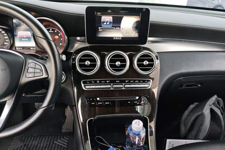 Used Mercedes-Benz GLC 2016 GLC 260 4MATIC Dynamic Edition Audio And AC Panel