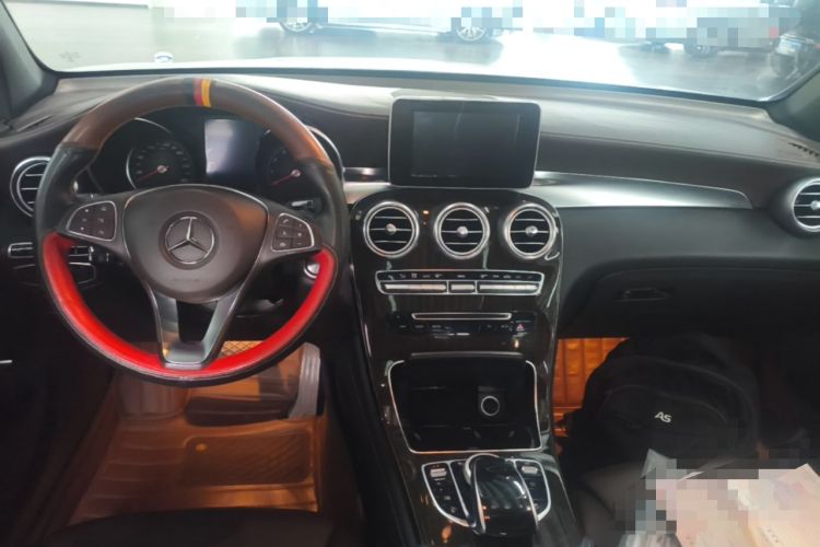 Used Mercedes-Benz GLC 2016 GLC 260 4MATIC Dynamic Edition Center Console