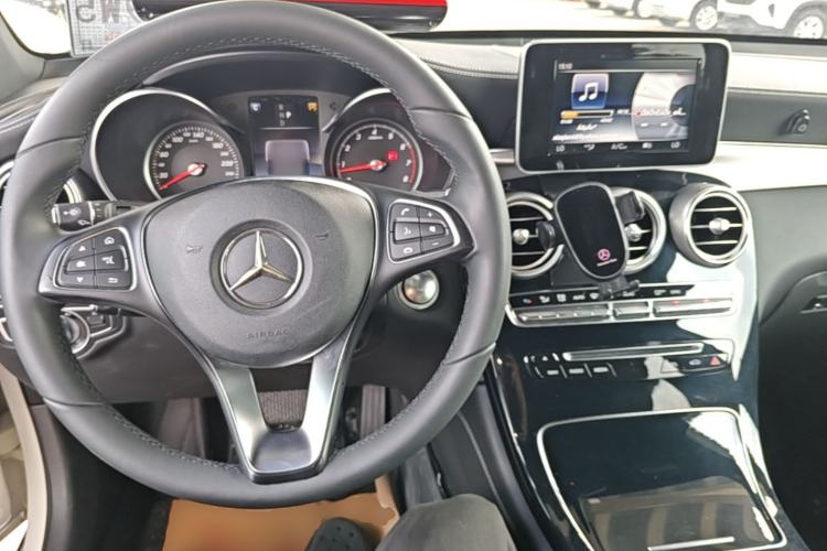 Used Mercedes-Benz GLC 2016 GLC 200 4MATIC Center Console