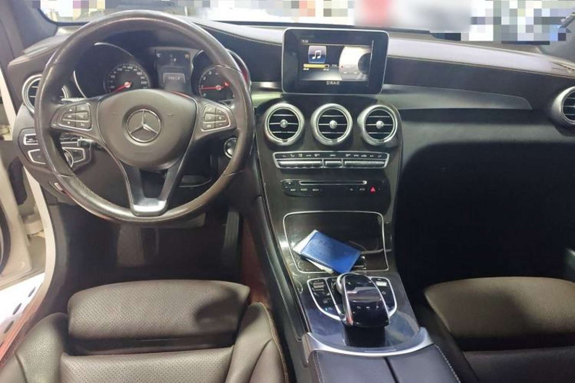 Used Mercedes-Benz GLC 2016 GLC 260 4MATIC Luxury Model Center Console