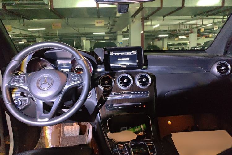 Used Mercedes-Benz GLC 2016 GLC 260 4MATIC Luxury Model Center Console
