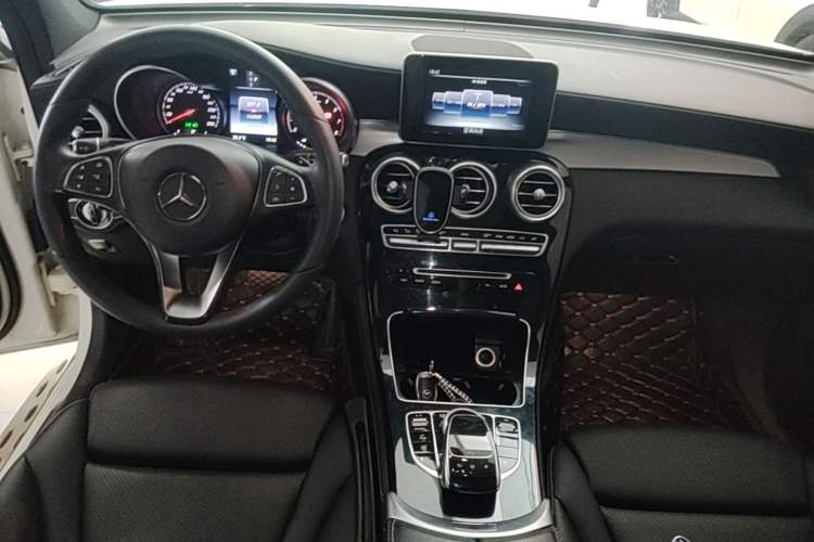 Used Mercedes-Benz GLC 2016 GLC 200 4MATIC Center Console