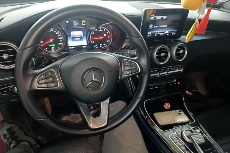 Used Mercedes-Benz GLC 2016 GLC 260 4MATIC Dynamic Edition Center Console