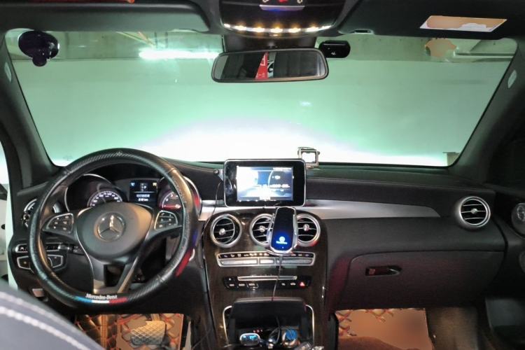 Used Mercedes-Benz GLC 2016 GLC 260 4MATIC Luxury Model Center Console