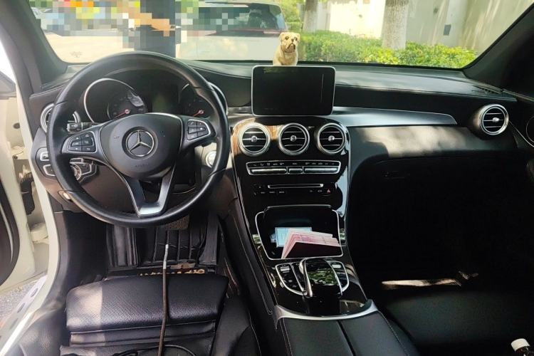 Used Mercedes-Benz GLC 2016 GLC 260 4MATIC Luxury Model Center Console