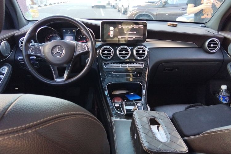 Used Mercedes-Benz GLC 2016 GLC 260 4MATIC Luxury Model Center Console