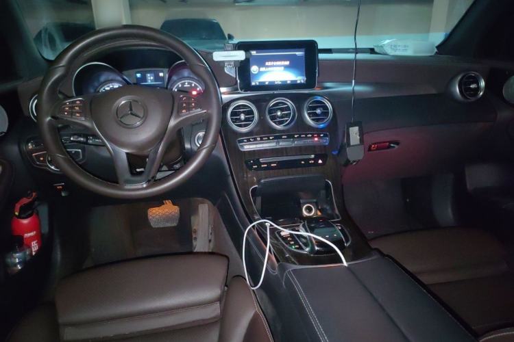 Used Mercedes-Benz GLC 2016 GLC 260 4MATIC Dynamic Edition Center Console
