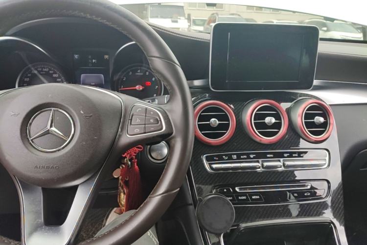 Used Mercedes-Benz GLC 2016 GLC 260 4MATIC Luxury Model Center Console