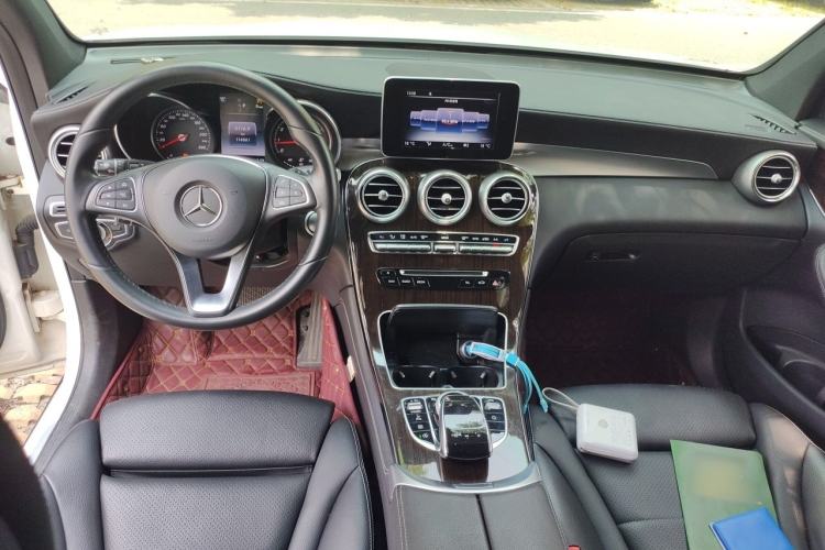 Used Mercedes-Benz GLC 2016 GLC 260 4MATIC Dynamic Edition Center Console