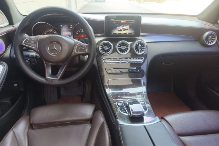 Used Mercedes-Benz GLC 2016 GLC 260 4MATIC Luxury Model Center Console