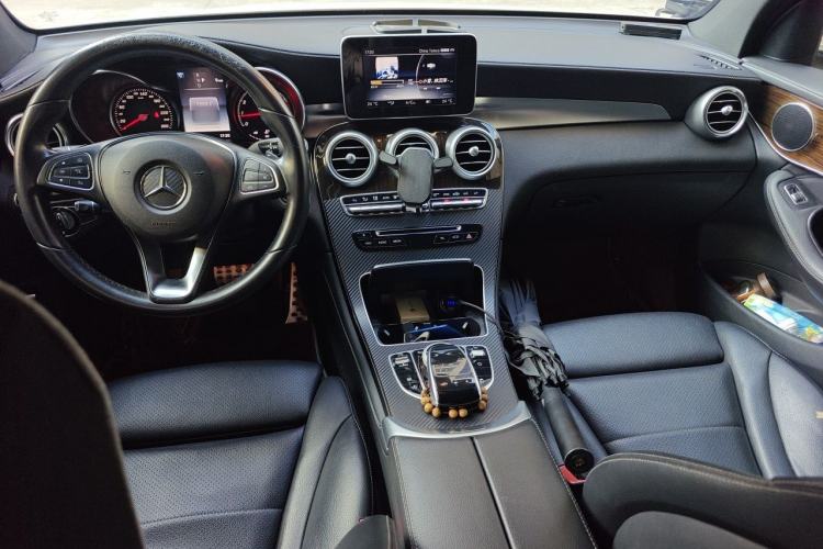 Used Mercedes-Benz GLC 2016 GLC 260 4MATIC Luxury Model Center Console