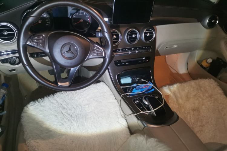 Used Mercedes-Benz GLC 2016 GLC 300 4MATIC Dynamic Model Center Console