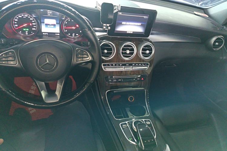 Used Mercedes-Benz GLC 2016 GLC 260 4MATIC Dynamic Edition Center Console