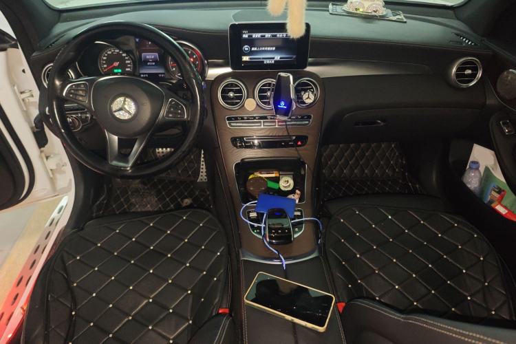 Used Mercedes-Benz GLC 2016 GLC 300 4MATIC Dynamic Model Center Console
