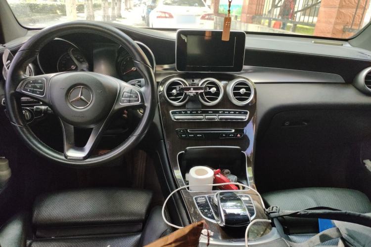 Used Mercedes-Benz GLC 2016 GLC 260 4MATIC Luxury Model Center Console