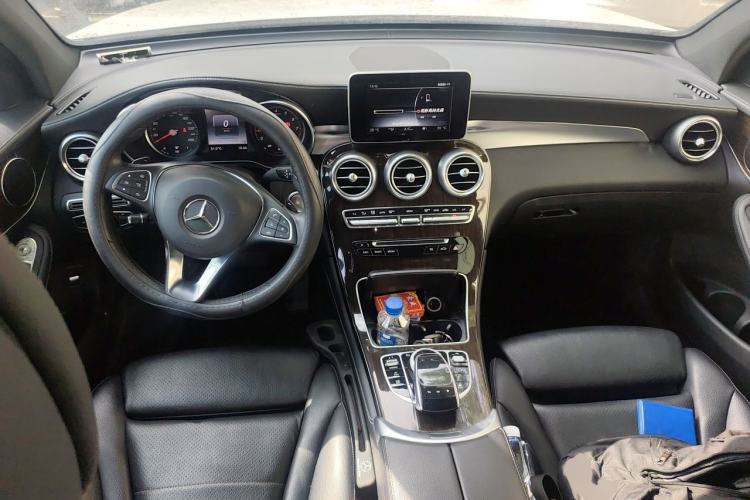Used Mercedes-Benz GLC 2016 GLC 260 4MATIC Dynamic Edition Center Console