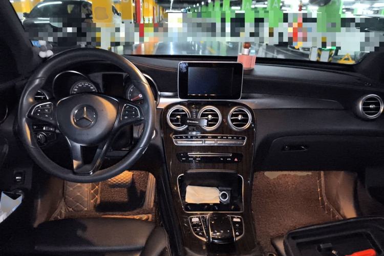 Used Mercedes-Benz GLC 2016 GLC 260 4MATIC Luxury Model Center Console