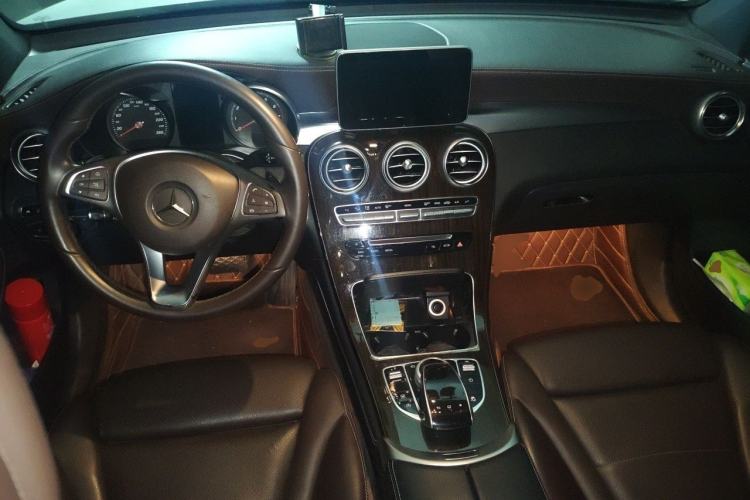 Used Mercedes-Benz GLC 2016 GLC 260 4MATIC Luxury Model Center Console