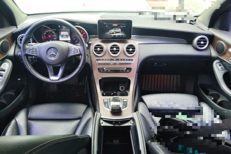 Used Mercedes-Benz GLC 2016 GLC 300 4MATIC Dynamic Model Center Console