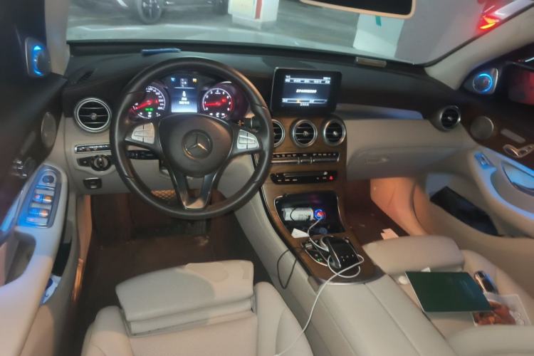 Used Mercedes-Benz GLC 2016 GLC 260 4MATIC Luxury Model Center Console