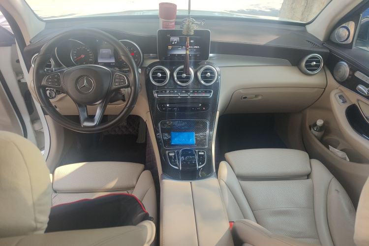 Used Mercedes-Benz GLC 2016 GLC 260 4MATIC Luxury Model Center Console