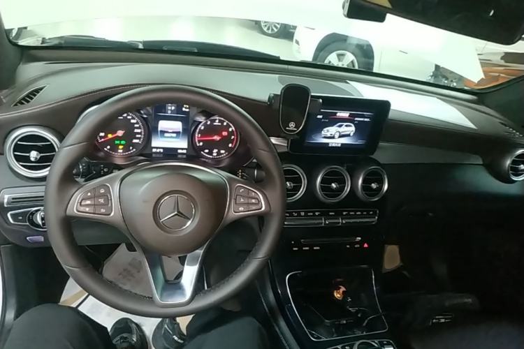 Used Mercedes-Benz GLC 2016 GLC 200 4MATIC Center Console