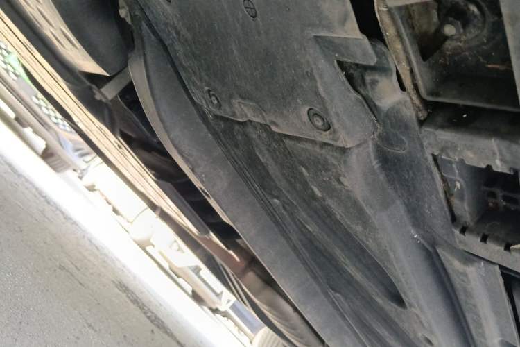 Used Mercedes-Benz GLC 2016 GLC 300 4MATIC Luxury Model Chassis Front Left