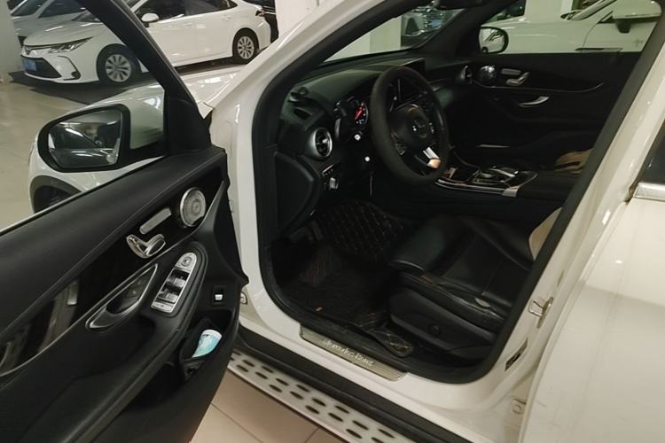 Used Mercedes-Benz GLC 2016 GLC 260 4MATIC Luxury Model Driver Seat