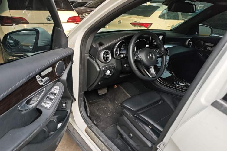 Used Mercedes-Benz GLC 2016 GLC 260 4MATIC Dynamic Edition Driver Seat