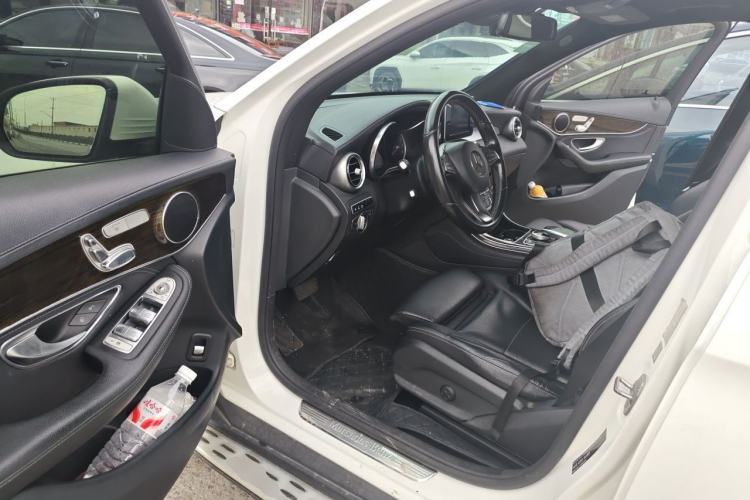 Used Mercedes-Benz GLC 2016 GLC 260 4MATIC Luxury Model Driver Seat