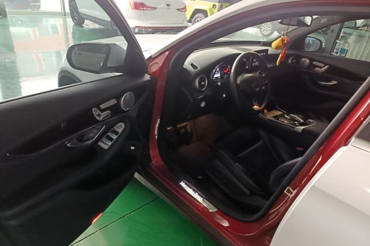 Used Mercedes-Benz GLC 2016 GLC 260 4MATIC Dynamic Edition Driver Seat