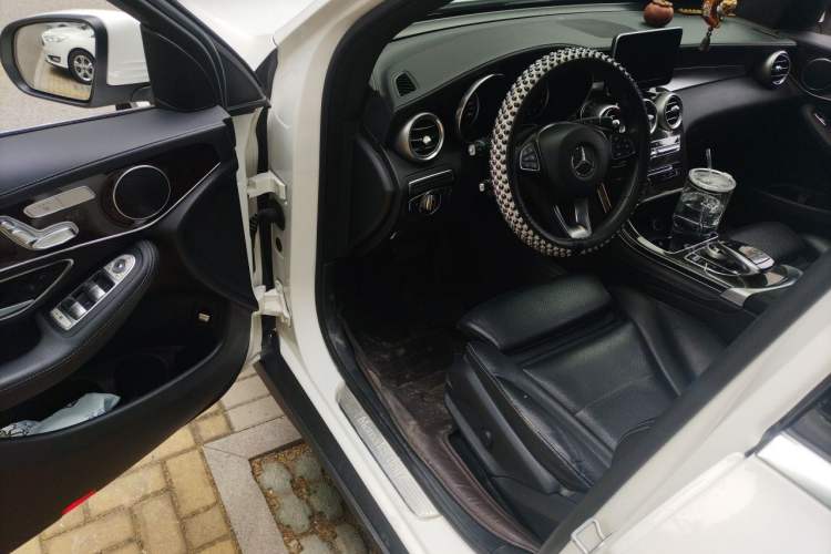 Used Mercedes-Benz GLC 2016 GLC 260 4MATIC Luxury Model Driver Seat