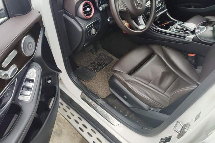 Used Mercedes-Benz GLC 2016 GLC 260 4MATIC Luxury Model Driver Seat