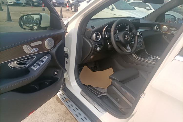 Used Mercedes-Benz GLC 2016 GLC 300 4MATIC Dynamic Model Driver Seat