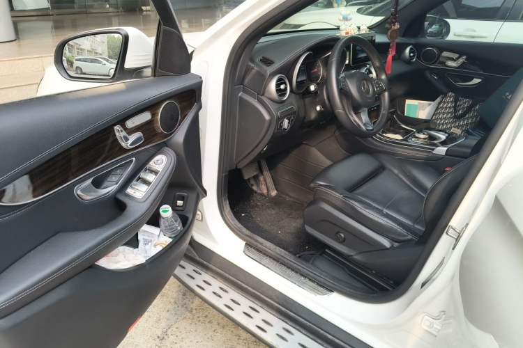 Used Mercedes-Benz GLC 2016 GLC 260 4MATIC Dynamic Edition Driver Seat
