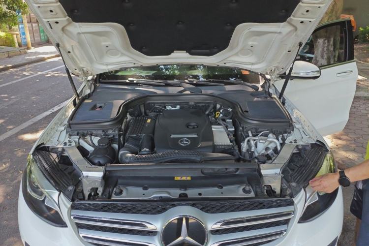 Used Mercedes-Benz GLC 2016 GLC 260 4MATIC Dynamic Edition Engine Bay