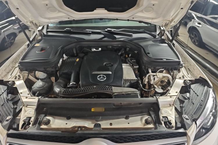 Used Mercedes-Benz GLC 2016 GLC 300 4MATIC Dynamic Model Engine Bay