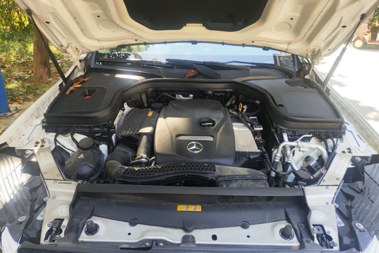 Used Mercedes-Benz GLC 2016 GLC 300 4MATIC Luxury Model Engine Bay