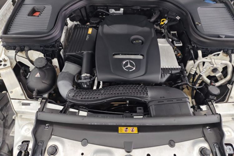 Used Mercedes-Benz GLC 2016 GLC 300 4MATIC Dynamic Model Engine Bay