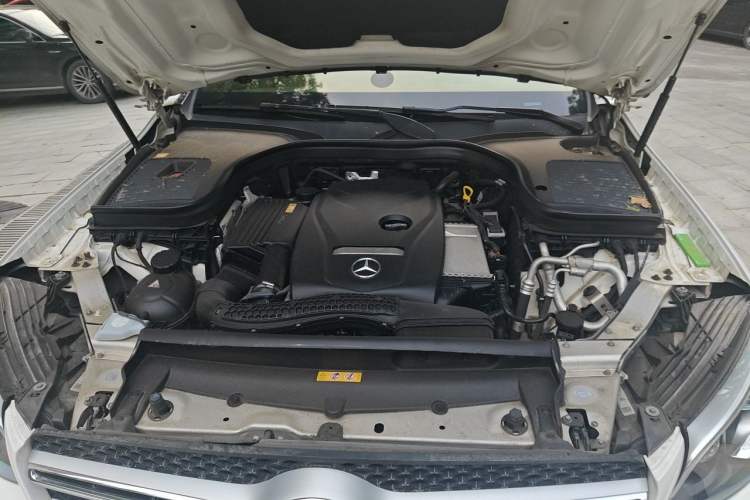 Used Mercedes-Benz GLC 2016 GLC 300 4MATIC Dynamic Model Engine Bay