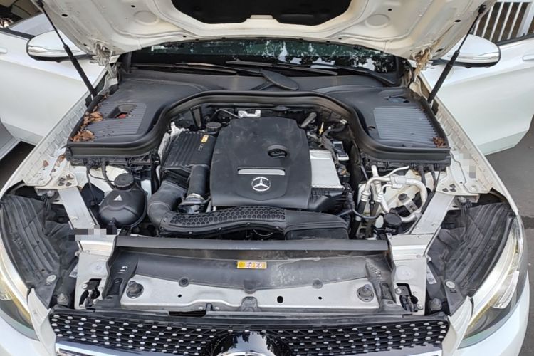 Used Mercedes-Benz GLC 2016 GLC 300 4MATIC Dynamic Model Engine Bay
