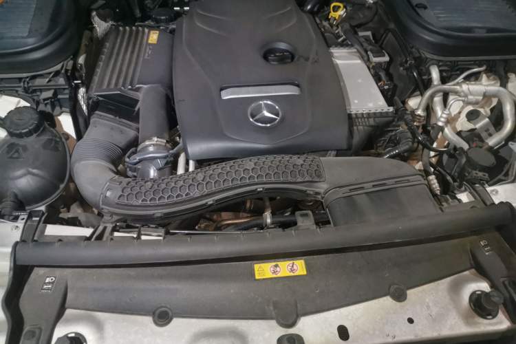 Used Mercedes-Benz GLC 2016 GLC 300 4MATIC Dynamic Model Engine Bay