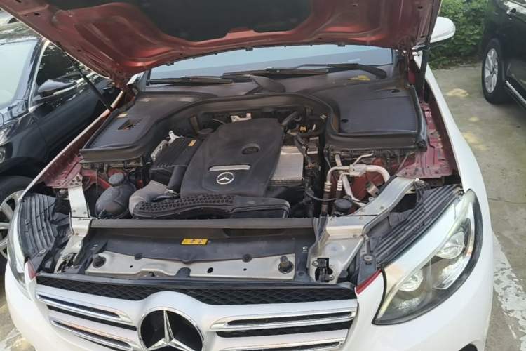 Used Mercedes-Benz GLC 2016 GLC 300 4MATIC Dynamic Model Engine Bay