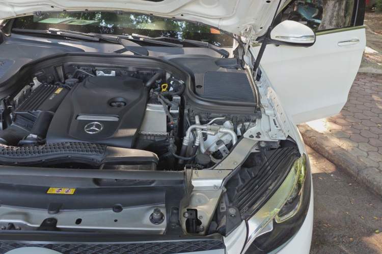 Used Mercedes-Benz GLC 2016 GLC 260 4MATIC Dynamic Edition Engine Bay Left
