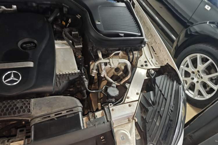 Used Mercedes-Benz GLC 2016 GLC 300 4MATIC Dynamic Model Engine Bay Left