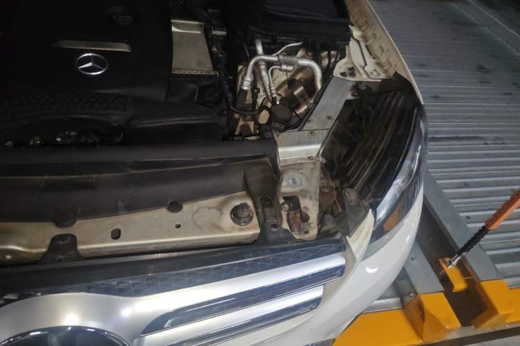 Used Mercedes-Benz GLC 2016 GLC 200 4MATIC Engine Bay Left